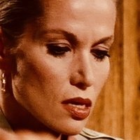 Alexandra Delli Colli Desnuda