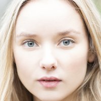 Alexandra Dowling Desnuda