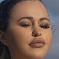 Andrea Vasile Desnuda