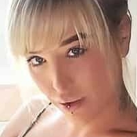 Cadence Caliber Desnuda