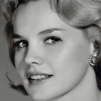 Carol Baker Desnuda