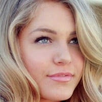 Courtney Tailor Desnuda