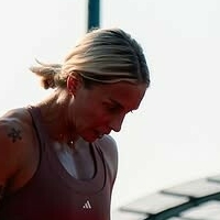 Elizabeth Clay Desnuda