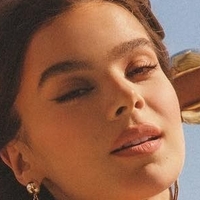 Haile Steinfeld Desnuda