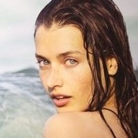 Jessica Clements Desnuda