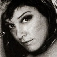Julia Stinshoff Desnuda