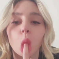 Kaybaker Desnuda