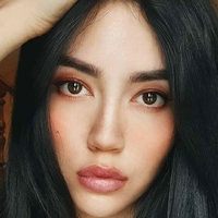 Lauriane Desnuda