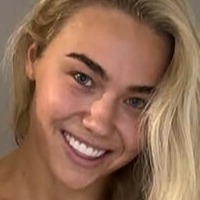 Livi Sheldon Desnuda
