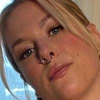 nakedgirloninternet Desnuda