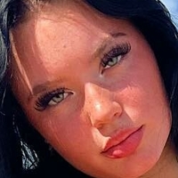 Peyton Sama Desnuda
