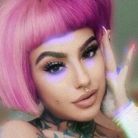 Pink Suicide Desnuda