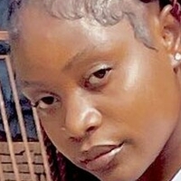 Vunene Taiwo Mabunda Desnuda